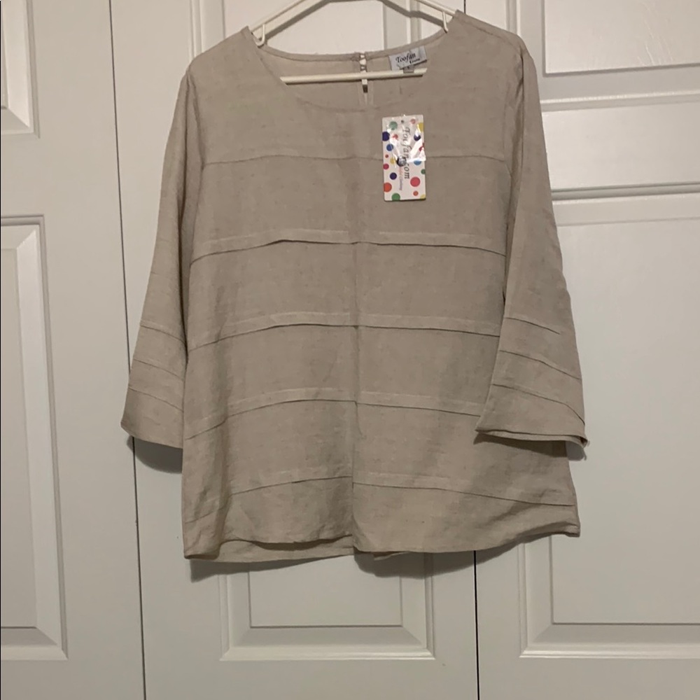 Linen blouse with 3/4 length sleeves